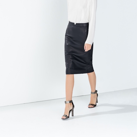 🆕 Zara Black Faux Leather Pencil Skirt